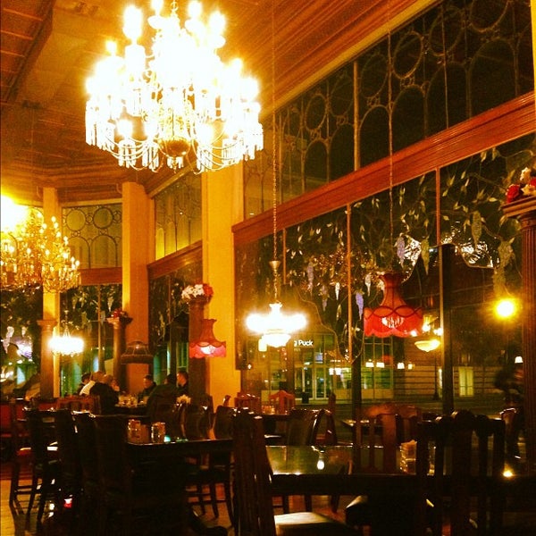 Photo taken at The Old Spaghetti Factory by lemorky on 11/28/2012
