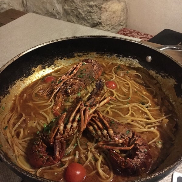 5/18/2017 tarihinde Nuno J.ziyaretçi tarafından Restaurant Giaxa'de çekilen fotoğraf