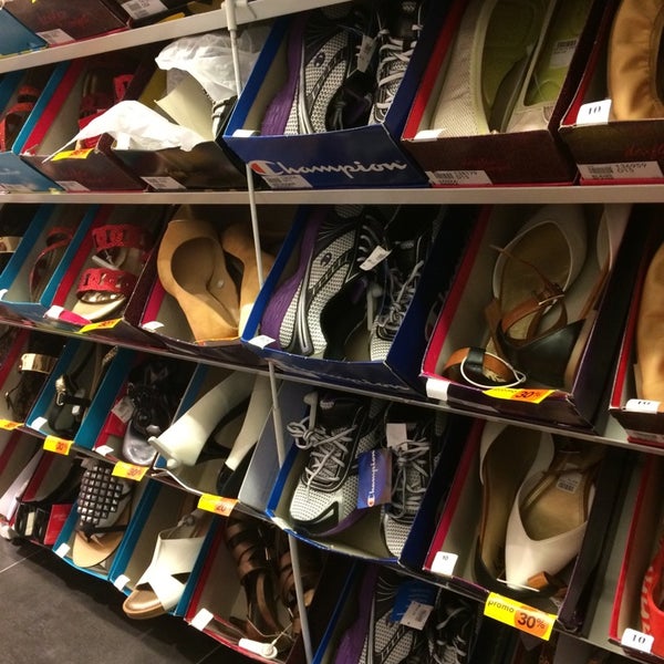 Payless sunway shop pyramid