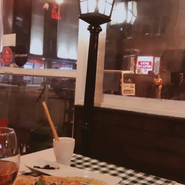 Foto diambil di Trattoria Carbonara oleh Aygül Y. pada 1/25/2020