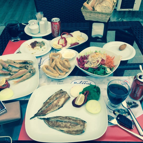 Das Foto wurde bei Balıkkent Restaurant von Lara A. am 9/19/2015 aufgenommen