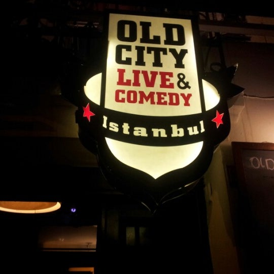 Foto diambil di Old City Comedy Club oleh Metehan B. pada 12/20/2012