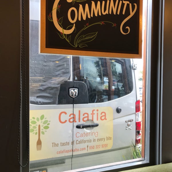 รูปภาพถ่ายที่ Calafia Café &amp; Market A Go-Go โดย Devans00 .. เมื่อ 3/15/2018