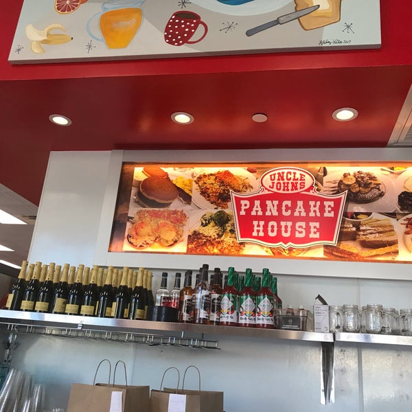 Photo taken at Uncle Johns Pancake House by Devans00 .. on 4/18/2019