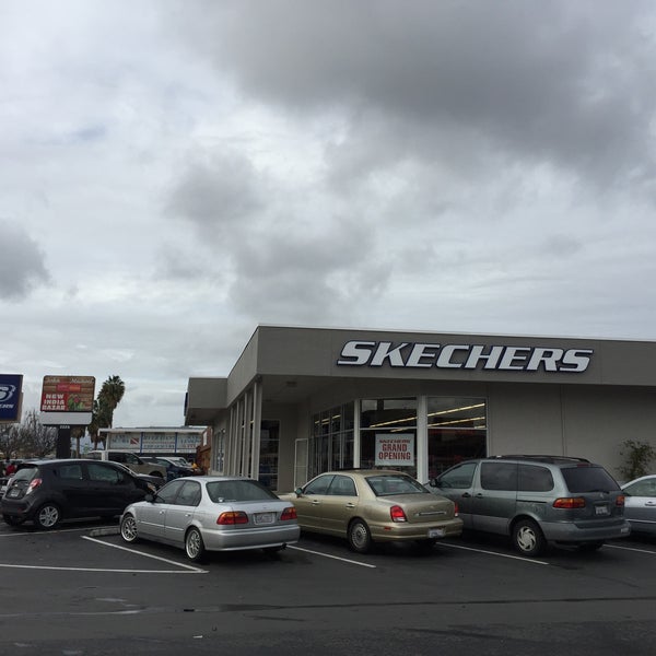 skechers el camino