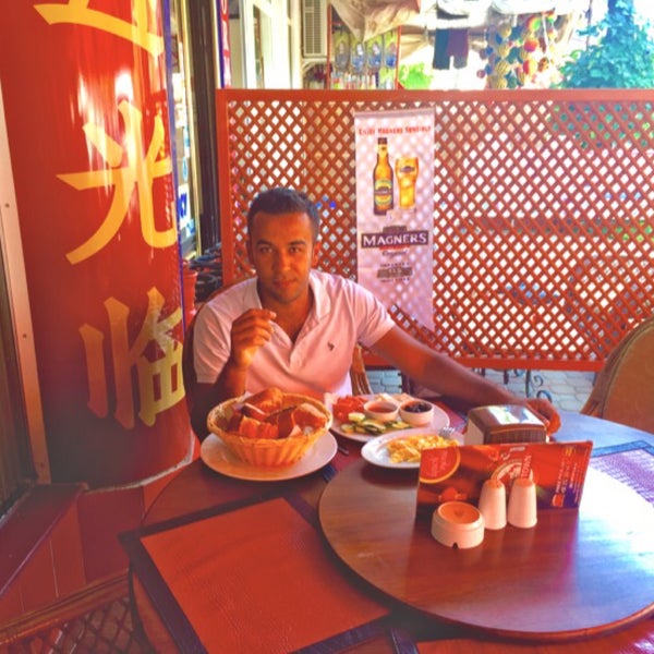 Foto tomada en China Town Chinese &amp; Indian Restaurant  por AHMET Ö. el 6/20/2015