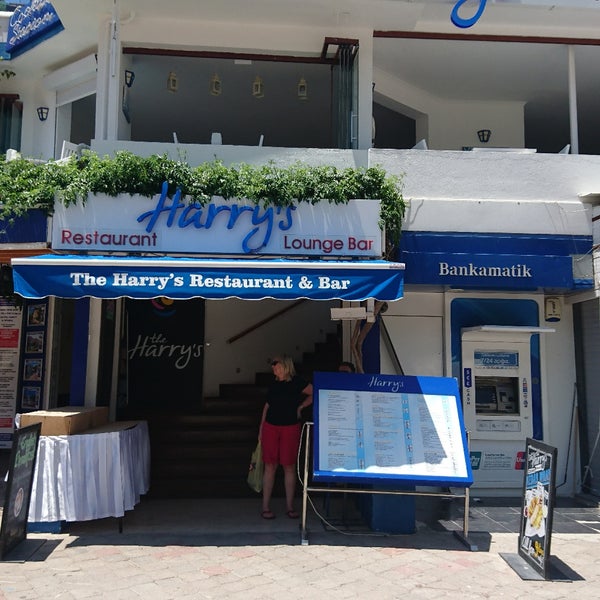 Photo prise au The Harry&#39;s Restaurant par Nisa . le6/11/2017