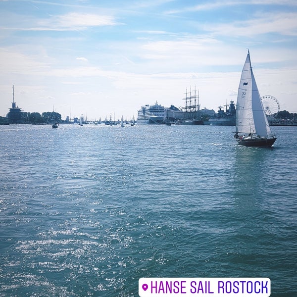 รูปภาพถ่ายที่ Hanse Sail Rostock โดย Arina เมื่อ 8/12/2018