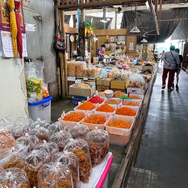ตลาดท่าเตียน (Tha Tien Market) พระบรมมหาราชวัง 6 tips from 664 visitors