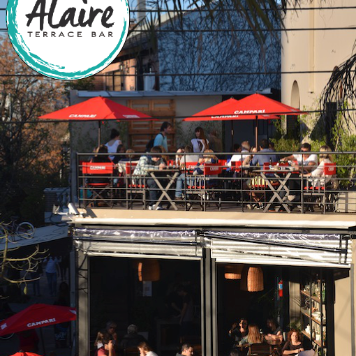 Das Foto wurde bei Alaire Terrace Bar von Alaire Terrace Bar am 9/3/2014 aufgenommen