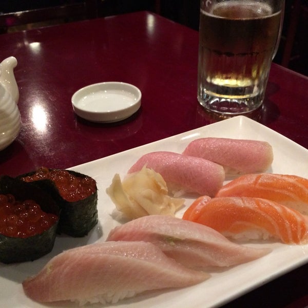 Снимок сделан в Mikaku Restaurant пользователем Jisun P. 9/12/2014