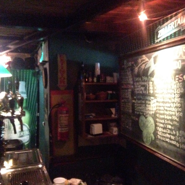 Photo prise au The Shannon Irish Pub par Titina N. le12/31/2015