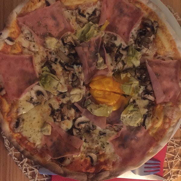 Foto tirada no(a) Presto Pizza Baixa por Jet Pilot em 8/29/2017