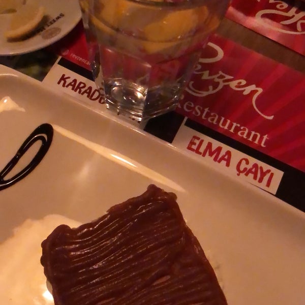 11/21/2019にÜmran B.がRevzen Cafe Food &amp; Restaurantで撮った写真