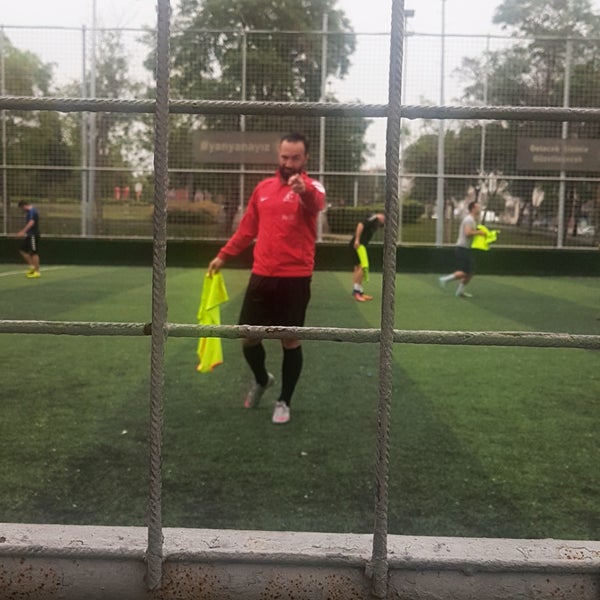 asik veysel hali saha bornova da futbol sahasi