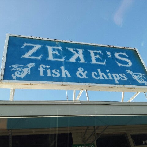 4/30/2013 tarihinde Cyndi S.ziyaretçi tarafından Zeke&#39;s Fish &amp; Chips'de çekilen fotoğraf