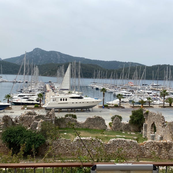 Foto tomada en Martı Marina &amp; Yacht Club  por Celal ⛵. el 4/30/2022