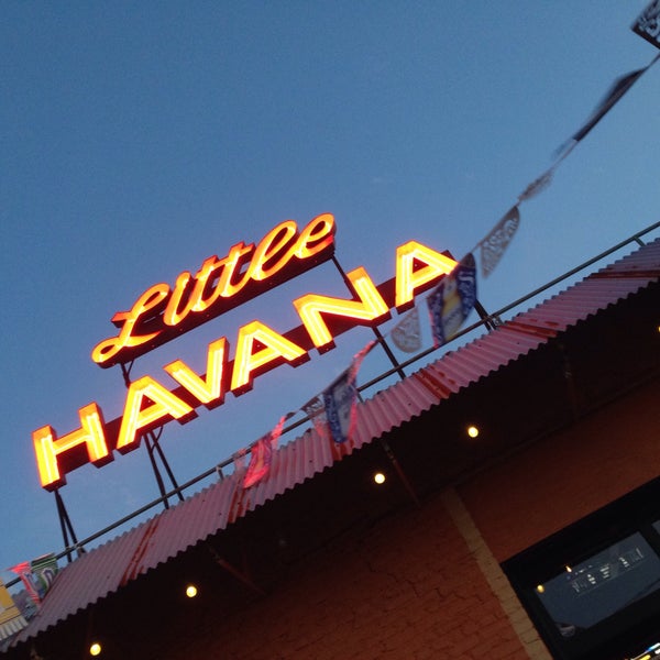 Снимок сделан в Little Havana пользователем Kayla G. 5/13/2015