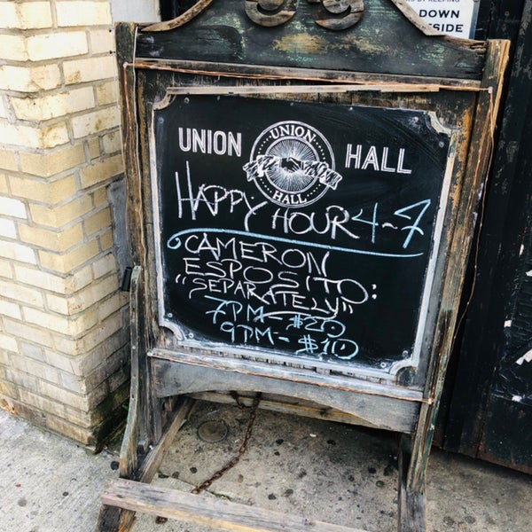 รูปภาพถ่ายที่ Union Hall โดย Marie เมื่อ 5/23/2019