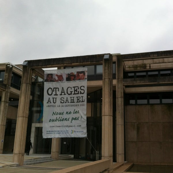 Hôtel de Région des Pays de la Loire - Capitol Building in ...