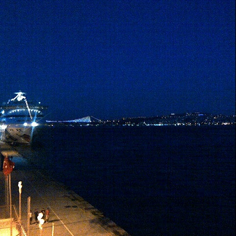 7/3/2013 tarihinde Cigdem K.ziyaretçi tarafından Karaköy Liman Lokantası'de çekilen fotoğraf