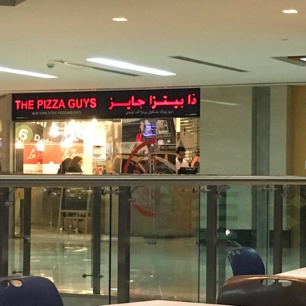 Foto tirada no(a) The Pizza Guys por Farouq A. em 3/13/2016