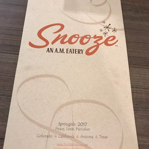 Foto diambil di Snooze, an A.M. Eatery oleh Farouq A. pada 5/17/2017