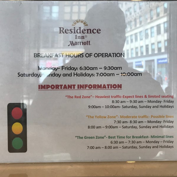 Foto tirada no(a) Residence Inn by Marriott New York Manhattan/Times Square por Farouq A. em 6/1/2018
