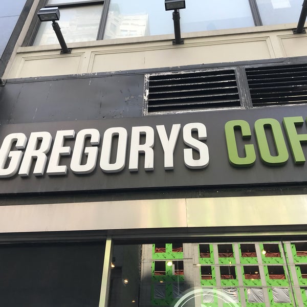 Foto scattata a Gregory&#39;s Coffee da Farouq A. il 5/25/2018