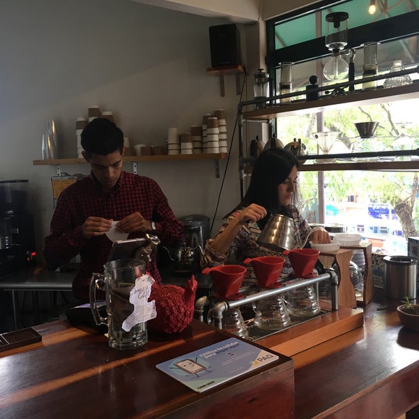 5/18/2017にJohn S.がRojocerezo Coffeeで撮った写真