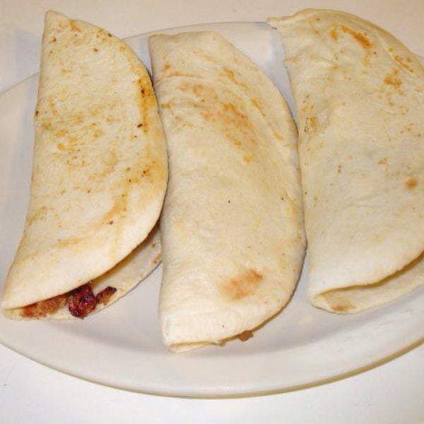 Lunes 3x2 en Shuarmas (tacos árabes) pídelos con piña por 2 pesos extra. DELICIOSOS con salsa de chipotle o la de yogurt con pepino 👌😱