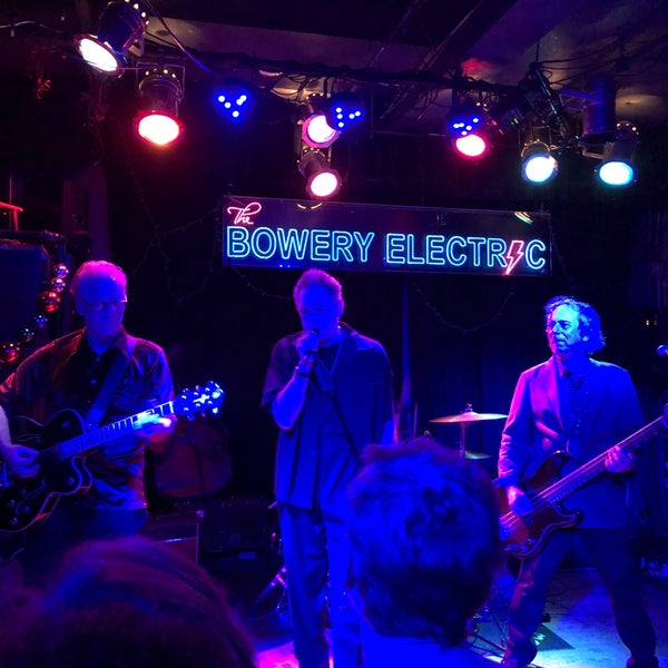 Foto diambil di The Bowery Electric oleh Adam W. pada 12/23/2017