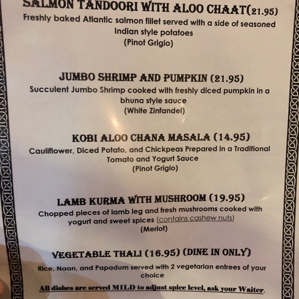 Das Foto wurde bei Kismat Indian Restaurant von Adam W. am 3/19/2018 aufgenommen