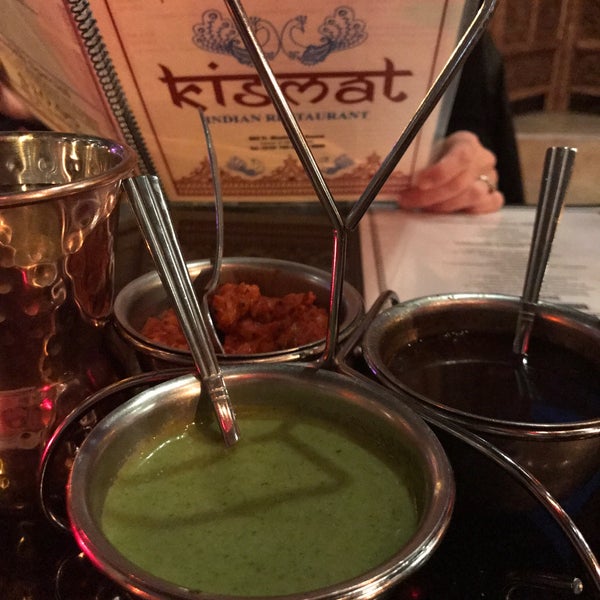 3/27/2017にAdam W.がKismat Indian Restaurantで撮った写真