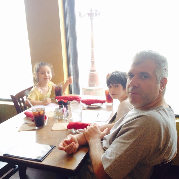 6/22/2015にHüsniye Z.がMario’s Seawall Italian Restaurantで撮った写真