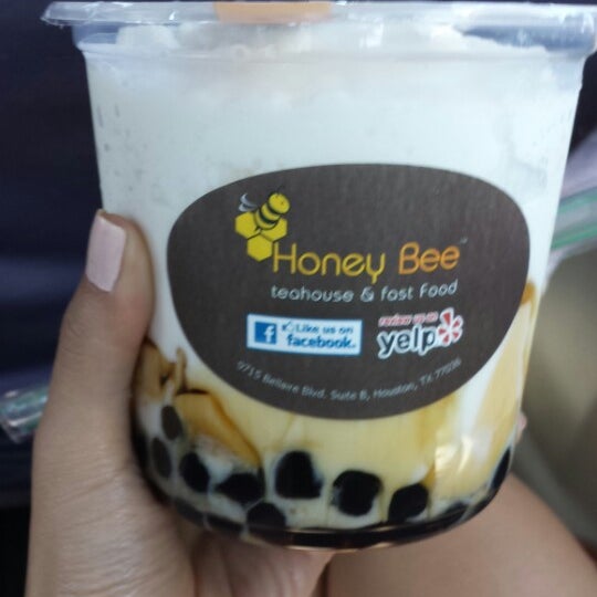 Снимок сделан в Honey Bee Teahouse and Fast Food пользователем Karen L. 11/3/2013