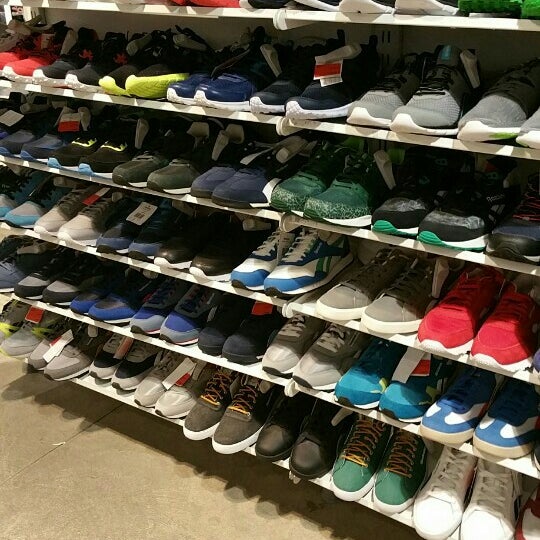 Reebok Outlet Cankaya 47 ziyaretcidan 1 tavsiye