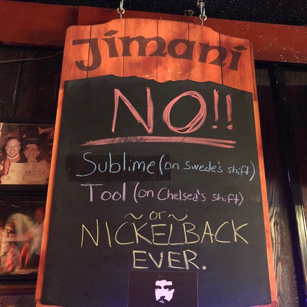 Foto tomada en The Jimani Lounge &amp; Restaurant  por Jamie B. el 5/20/2018