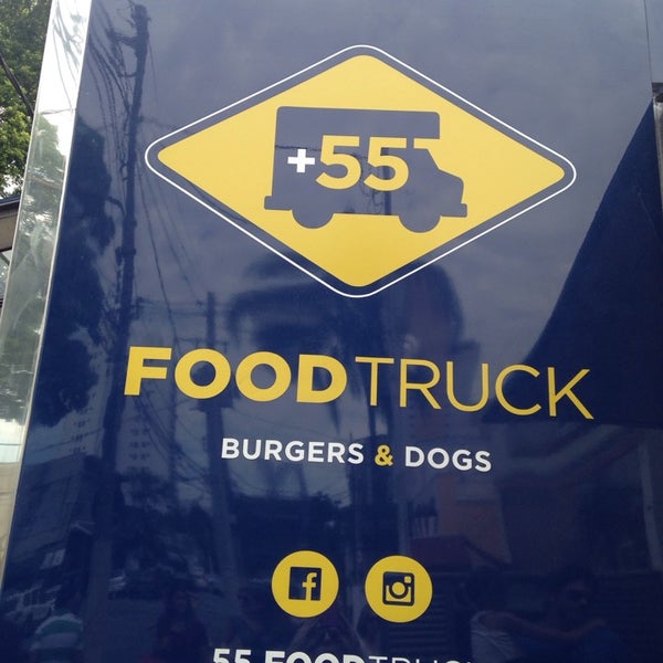 รูปภาพถ่ายที่ +55 Food Truck โดย Tatiana C. เมื่อ 11/1/2014
