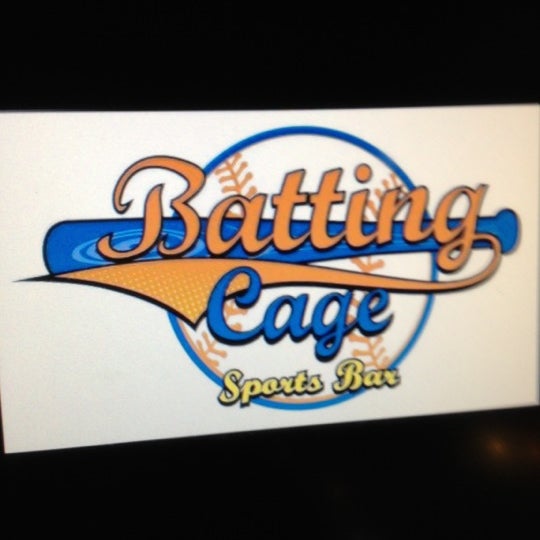 Photo prise au Batting Cage Sports Bar par Danny D. le12/14/2012
