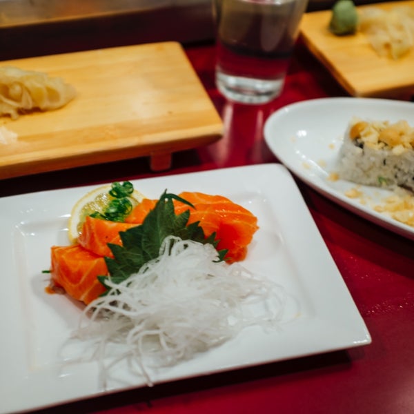Снимок сделан в Sushi Zone пользователем Pam ☕️ O. 1/1/2016