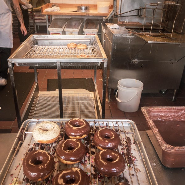 Donut Alley Donut Shop in Larkspur