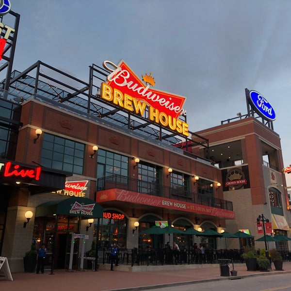 Photo taken at Budweiser Brew House by Shivani S. on 5/26/2018