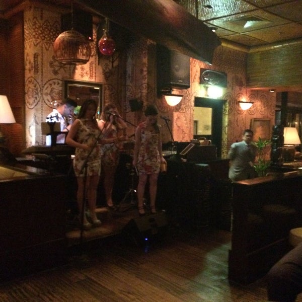 Photo taken at Trader Vic&#39;s by Gabriele N. on 4/24/2015