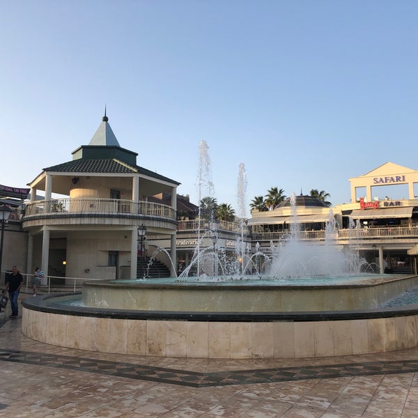 Сафари центр. Гайдара, 52,. Торговый центр сафари в архангельске. Тц центр архангельск. Сафари парк ростов.