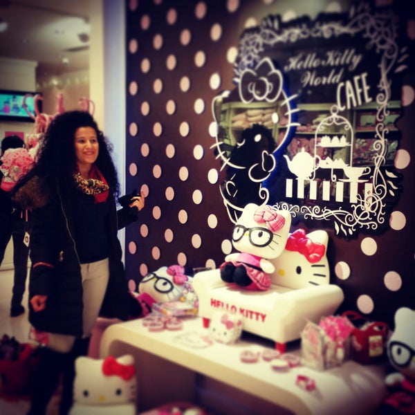Photo taken at Hello Kitty World by Myri S. on 11/1/2014