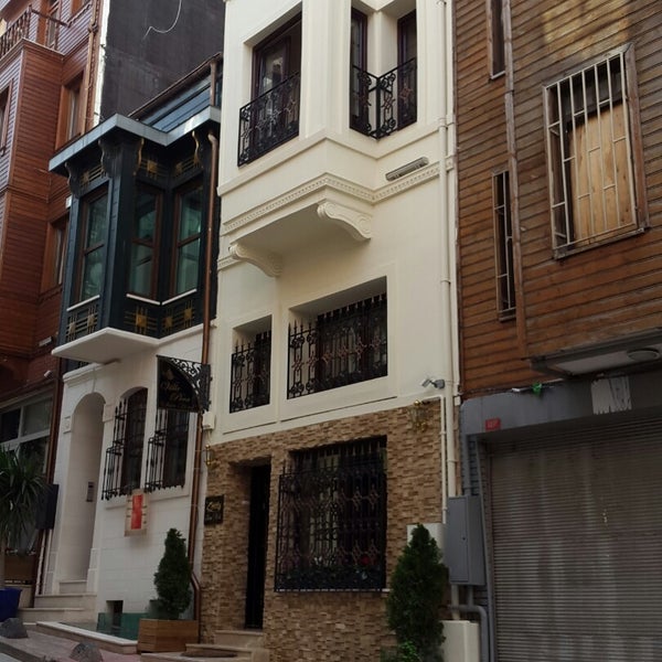 Foto diambil di Zendy Suite Hotel oleh Barış S. pada 11/2/2014