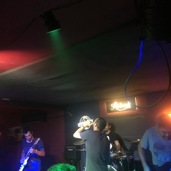 9/20/2018에 DevilSAdvocatE (.님이 Son Durak Altı Buçuk Cafe &amp; Bar에서 찍은 사진