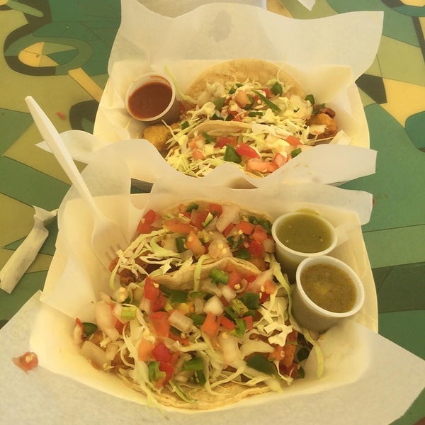 8/5/2015에 Adam H.님이 Ricky&#39;s Fish Tacos에서 찍은 사진