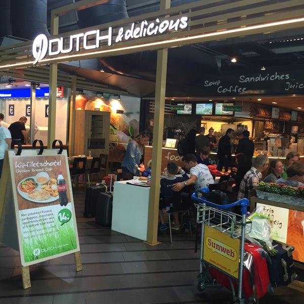 รูปภาพถ่ายที่ Dutch &amp; Delicious โดย Best Bet On The Web h. เมื่อ 8/1/2015